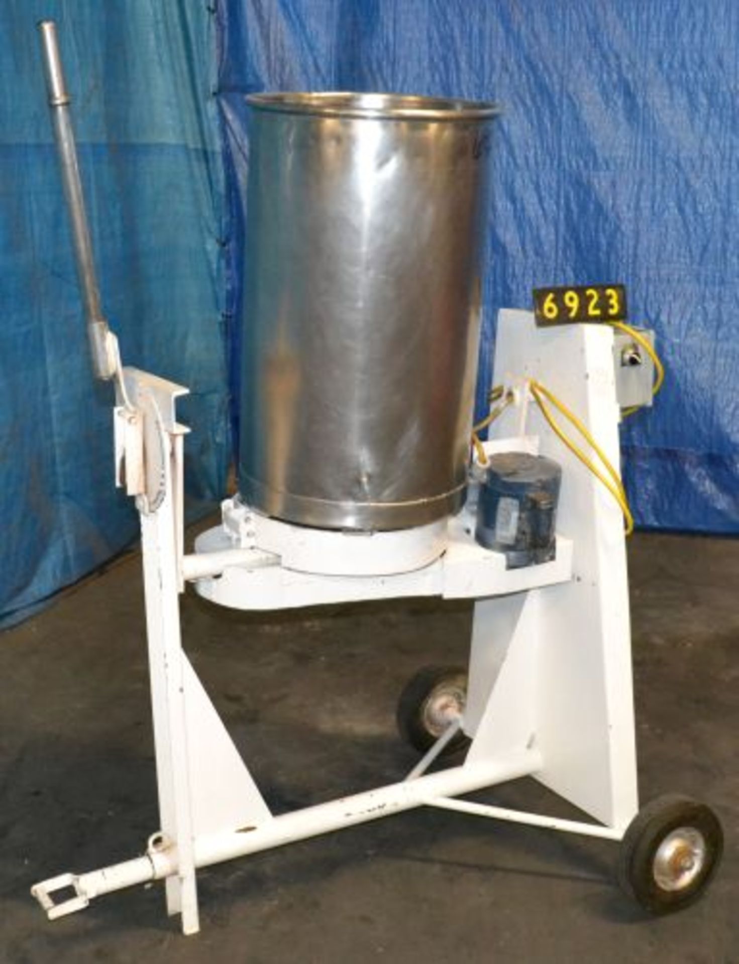 30 gallon dumping mixer, manually-operated tilt-dump, 1/3 HP electric motor drive, 115/230 volt, - Image 5 of 6