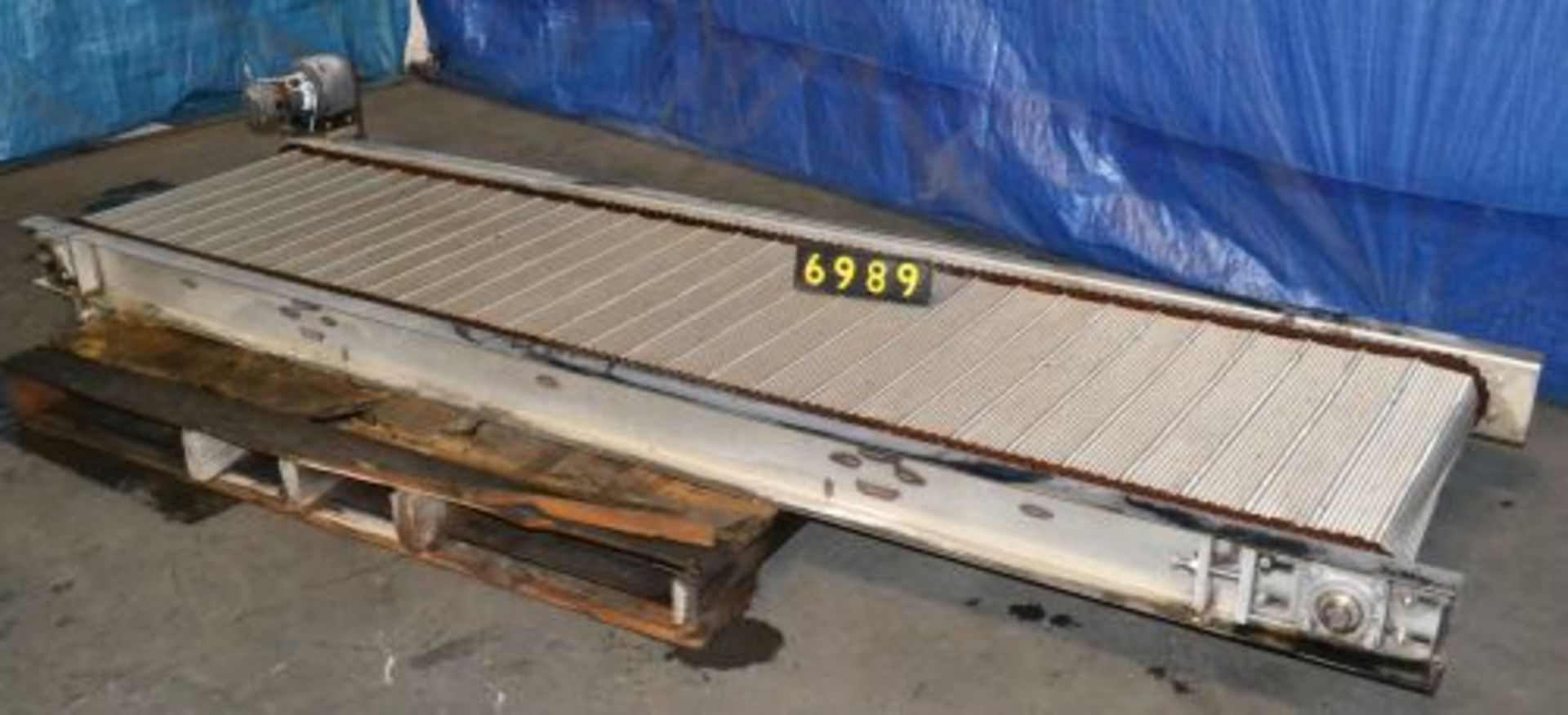 21-1/2 in. wide x 94 in. long stainless steel mesh conveyor, 1/8 HP chain drive motor, 14 RPM, 90 V,