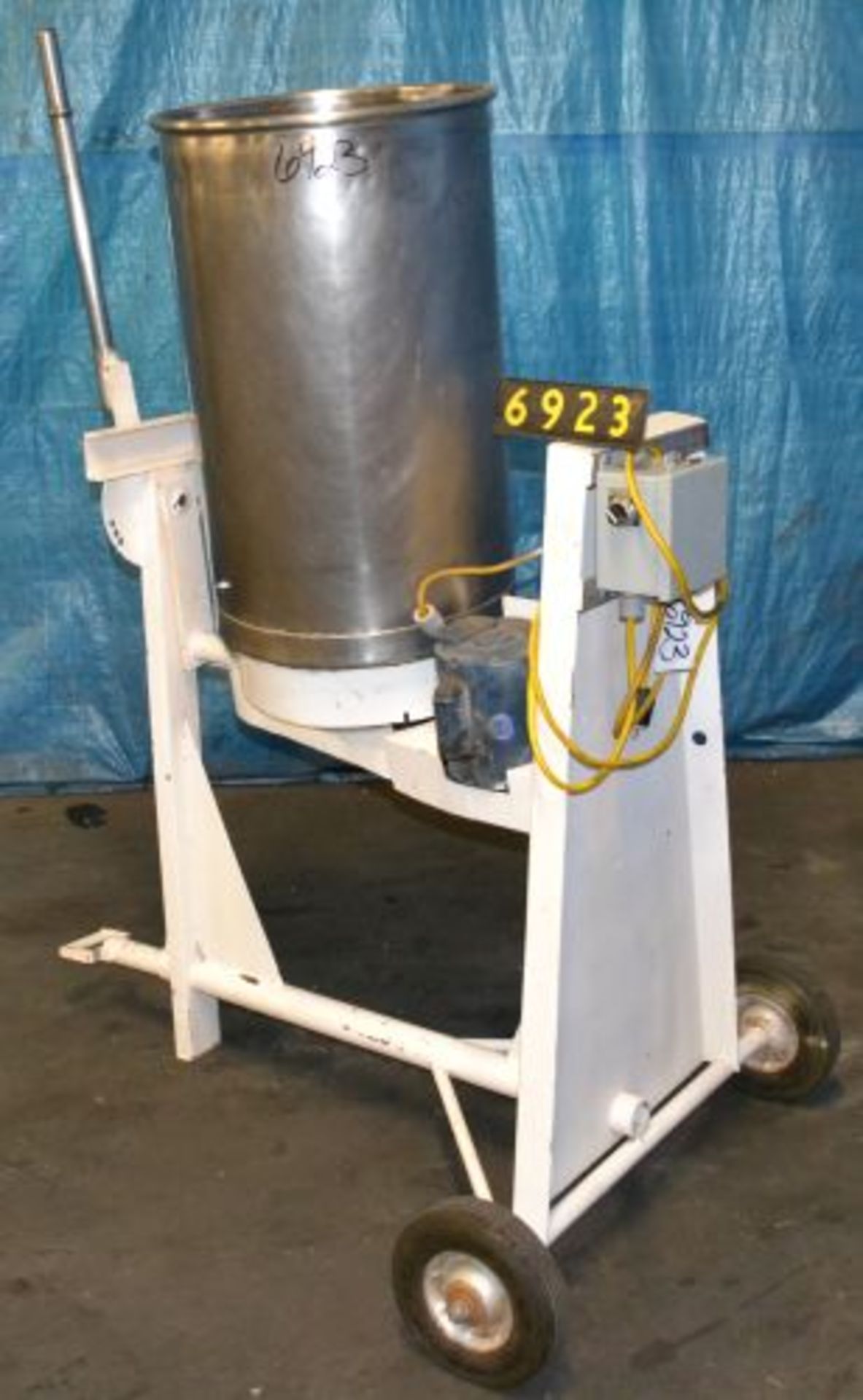 30 gallon dumping mixer, manually-operated tilt-dump, 1/3 HP electric motor drive, 115/230 volt, - Image 6 of 6