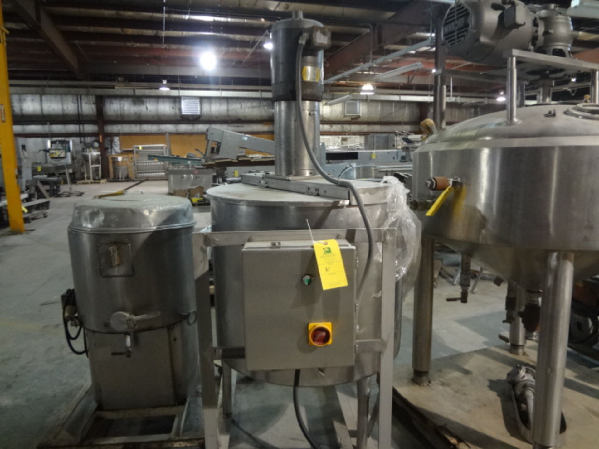 Mfg. Purity Tank, Ser #10091, 32 in. dia. X 27 in. Deep, Impellor Chopper, LOCATED IN WENONA, IL