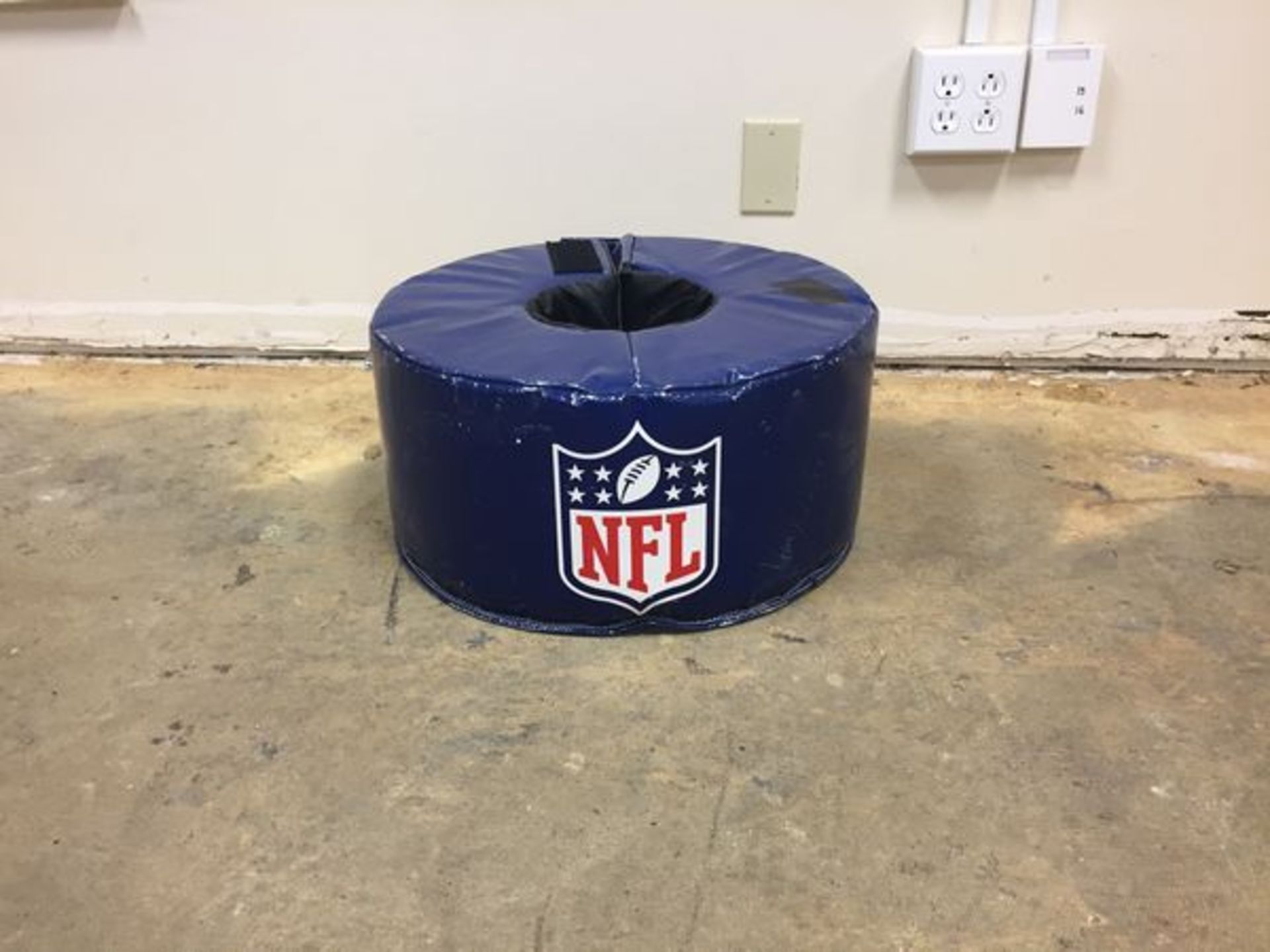 NFL Post Wrap, Padded / Game-Used / This item includes Georgia Dome Authentication Tag
