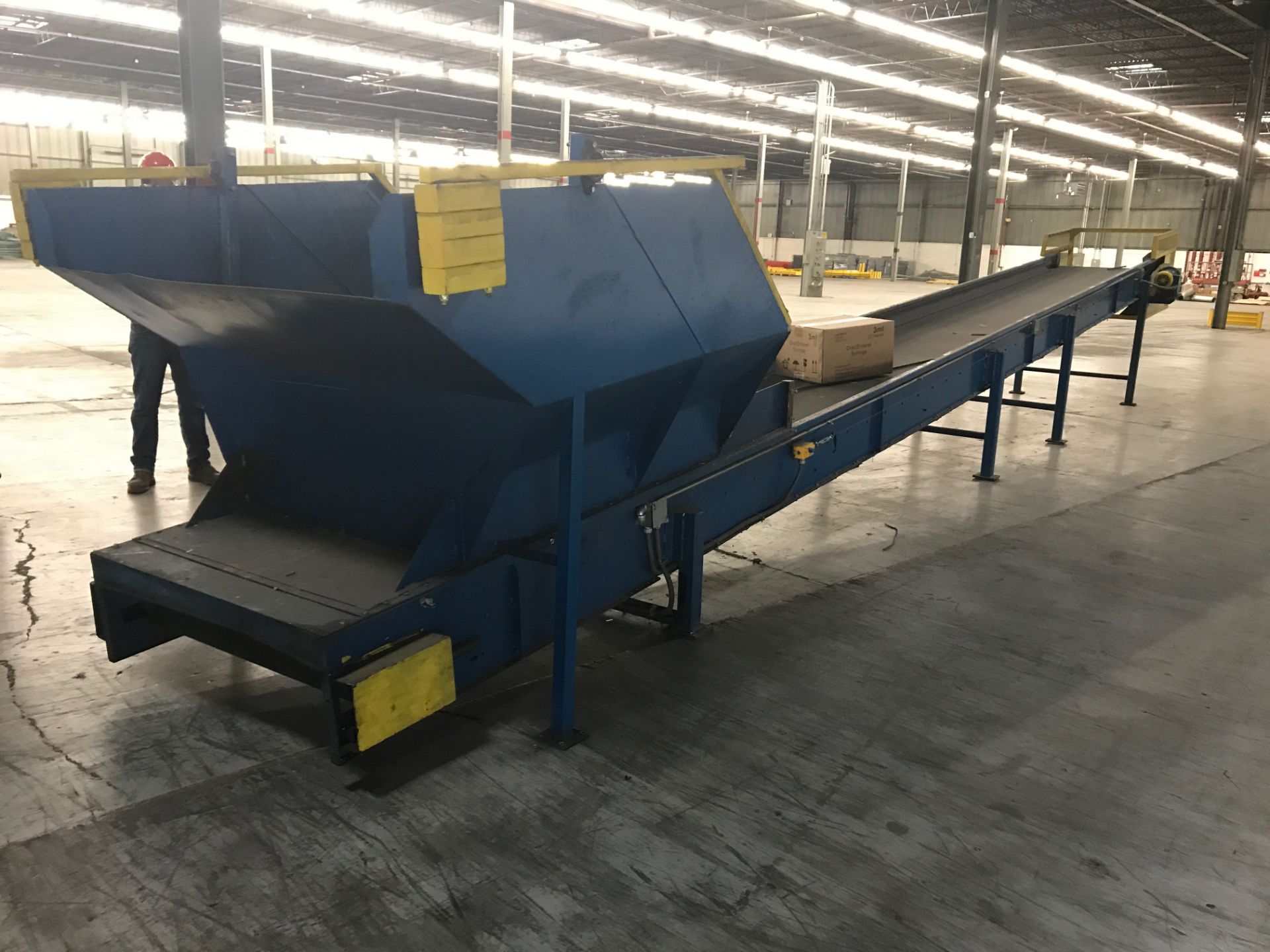 Sort Conveyor, 38 feet 11.25 inches LONG x 3 feet 5.25 inches WIDE, 3 HP, includes spare belt - Image 6 of 6