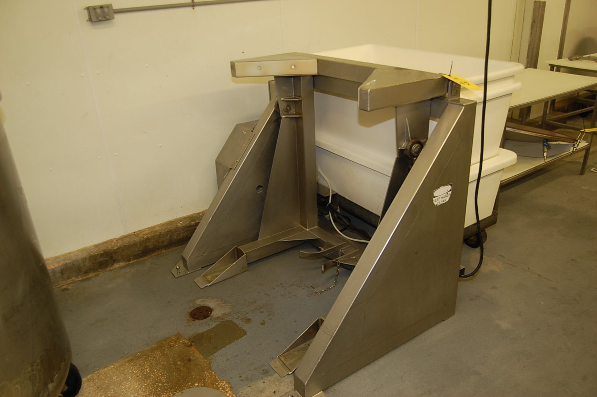 Stainless Steel Hydraulic Up-Lifter, 230/460 Volt, Believed to be Globas, RIGGING FEE: $175