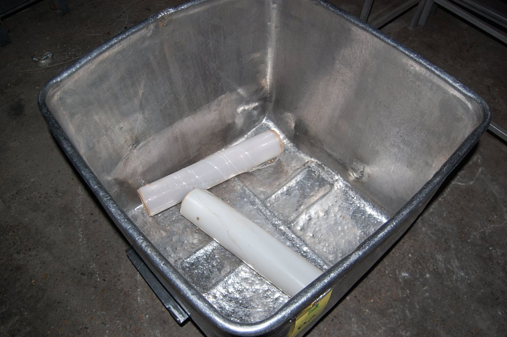 SS Tub, 24 in. x 24 in. x 20 in., RIGGING FEE: $25 - Image 2 of 2