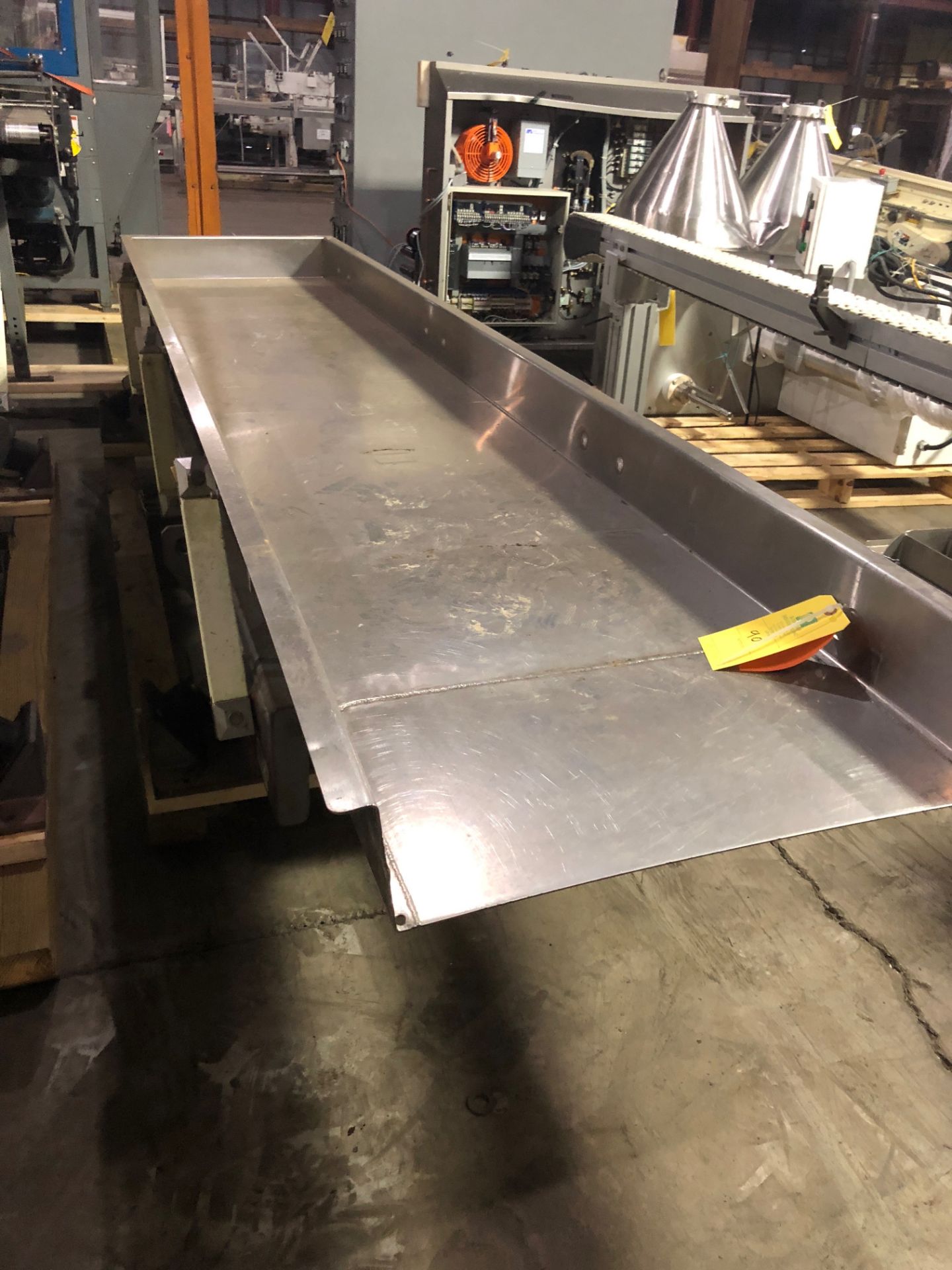 FMC Vibratory Feeder Conveyor, 6 in. deep x 10 ft. l x 32 ft. w Rigging Fee for the item: $30 - Image 2 of 2