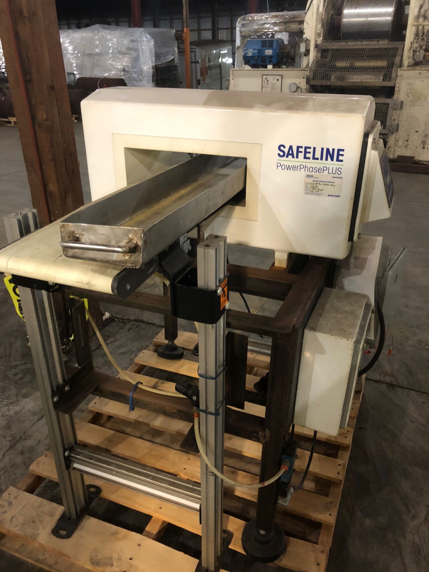 Safeline Metal Detector, 3.5 in. x 10 in. w x 55 in. l Rigging Fee for the item: $50 - Bild 4 aus 4