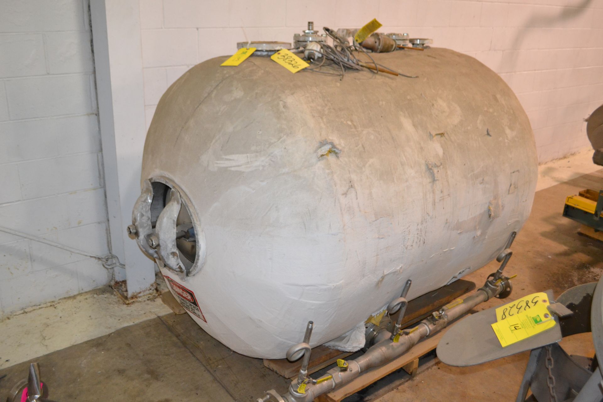 Clawson tank Company 500 gallon stainless steel pressure vessel, 150psi, 2002, serial number 61614,