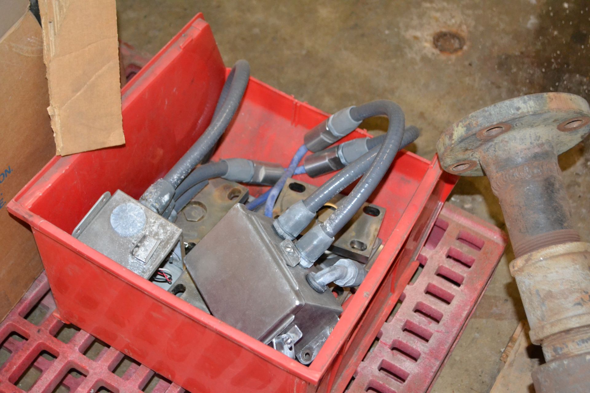 CM Airstar air chain hoist and weigh cells, RIGGING FEE $25 - Image 3 of 3