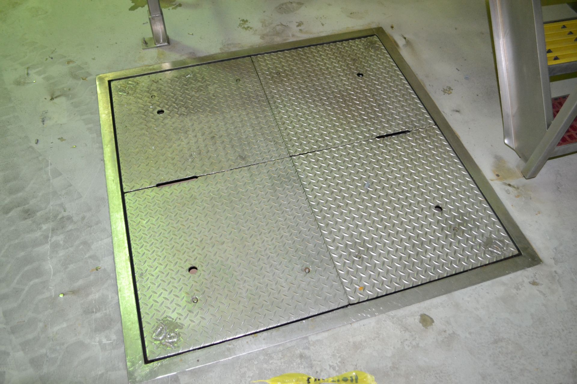 Stainless steel platform scale, 48" x 48", with Allen Bradley PanelView 1000 controls, RIGGING FEE $ - Image 2 of 2