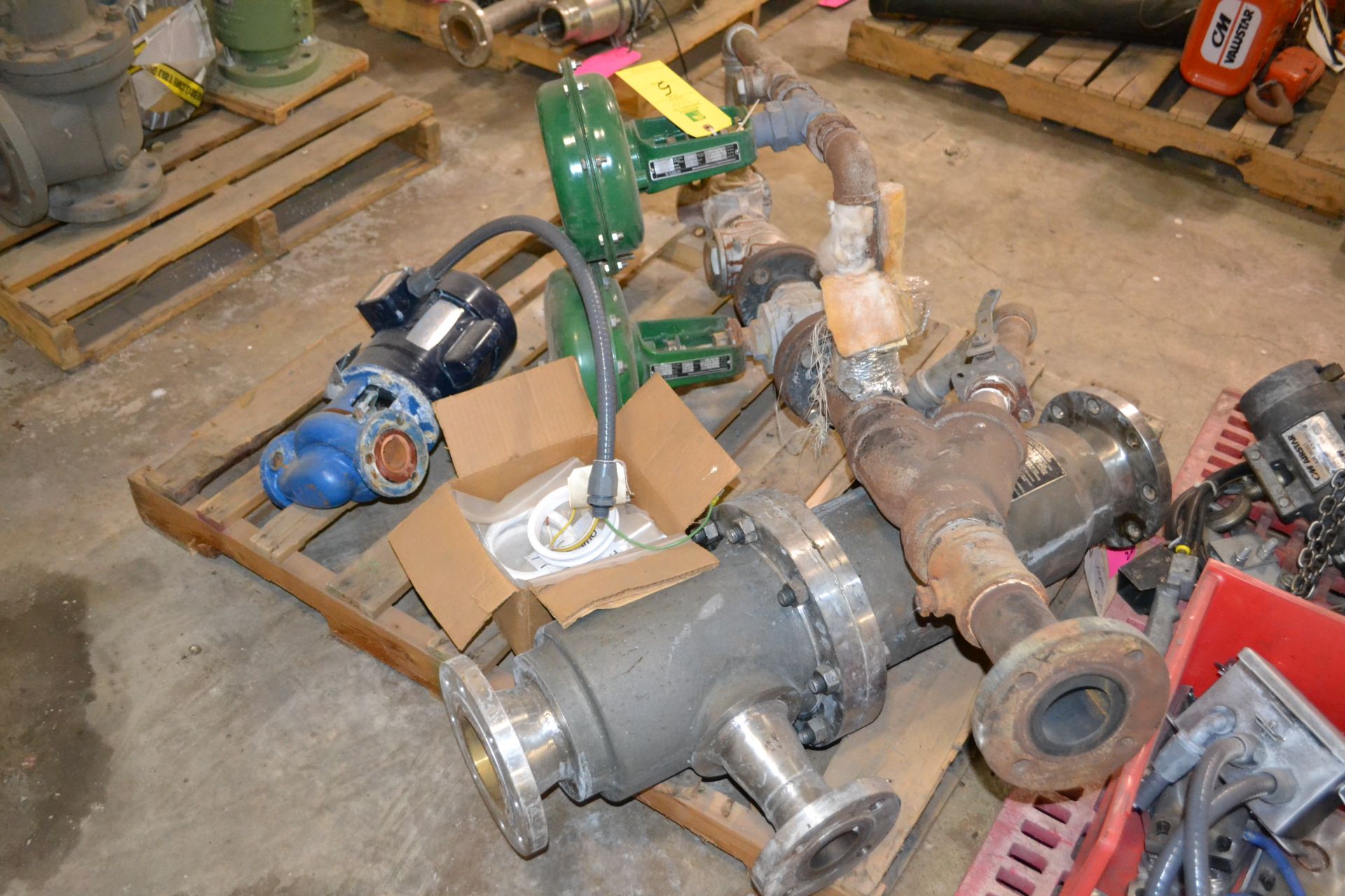 Lot of Emerson Fisher valves and flow meter, RIGGING FEE $25