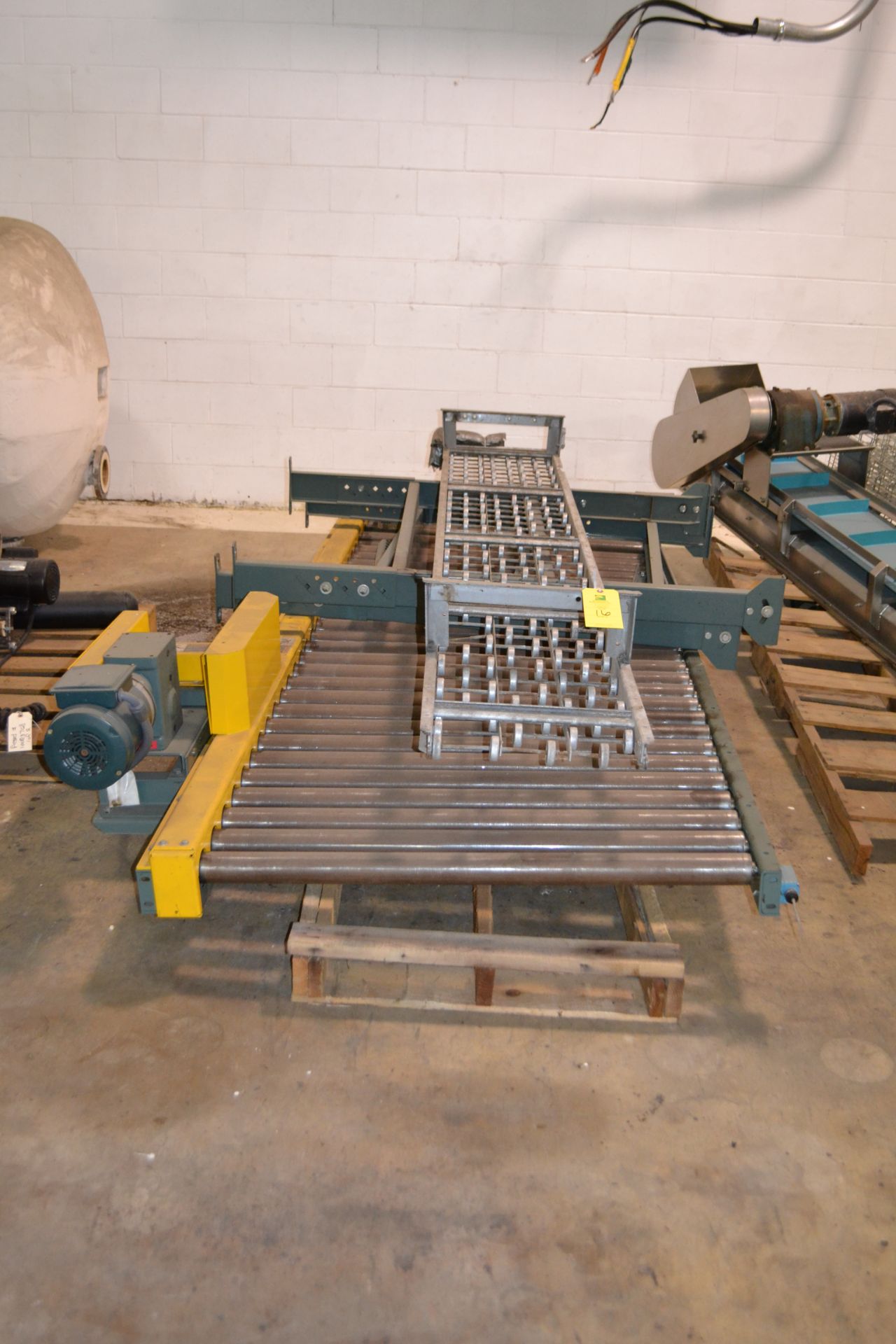 Motorized pallet conveyor, 43" wide x 9' long, with one section of skate conveyor, RIGGING FEE $150 - Image 2 of 2