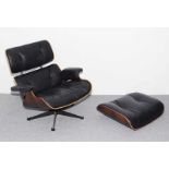 Eames, Charles und Ray Lounge Sessel mit Ottoman, Modell Nr. 670. Entwurf 1956. Ausführung Herman