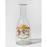 Kleine Flasche, Domat-Ems Um 1840. Farbloses Glas, Emailmalerei mit den Wappenschilden des Obern-,