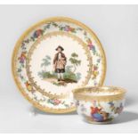 Tasse mit Untertasse, Wien Um 1770. Porzellan, im Spiegel polychrom gemalter Ausrufer (