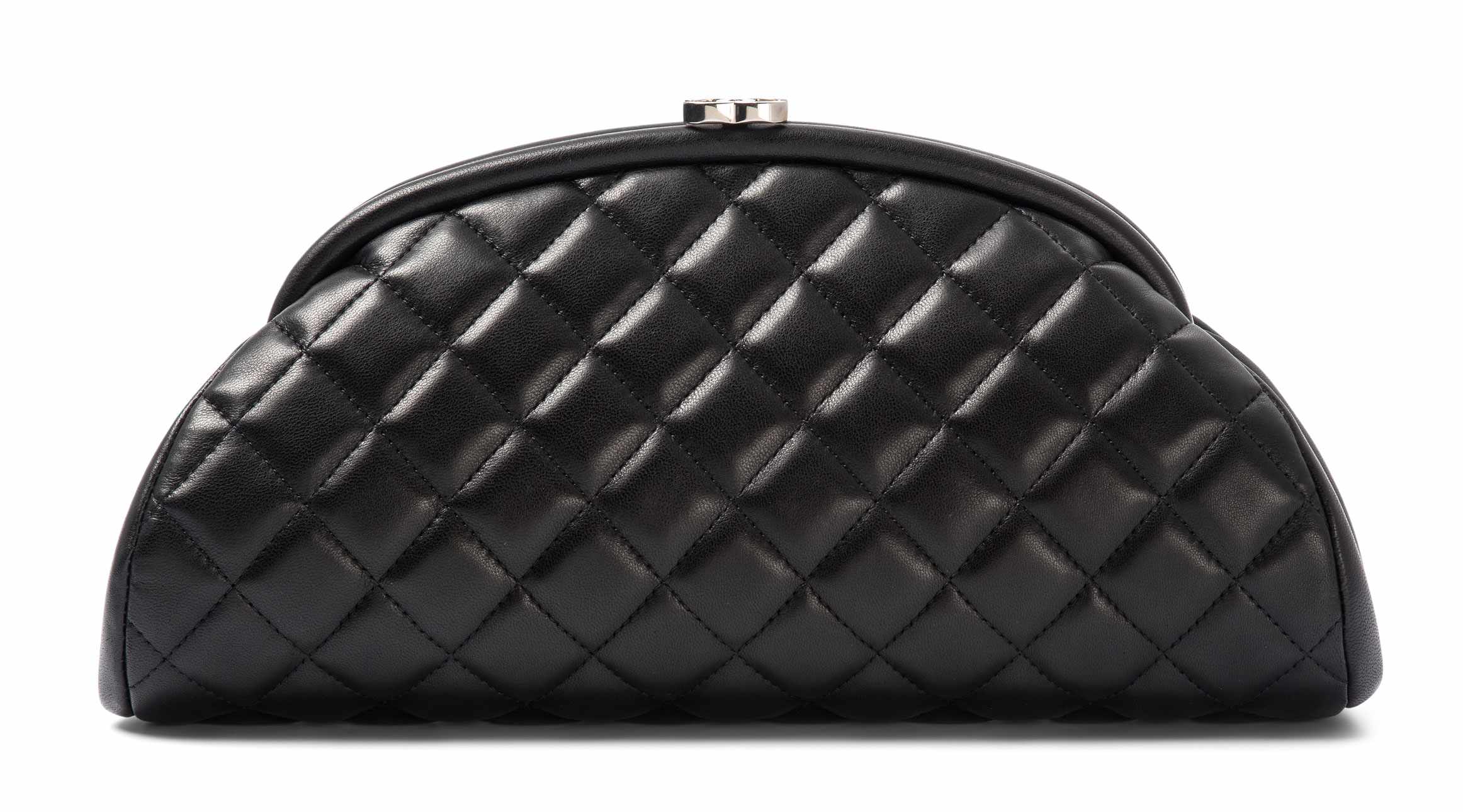 Chanel, Clutch Schwarzes Leder mit gestepptem Rautenmuster. CC-Verschluss aus silberfarbenem Metall.