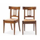 1 Paar Stühle Biedermeier 19.Jh. Nussbaum. Trapezförmige Sitzfläche mit Tessinergeflecht auf