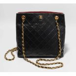 Chanel, Vintage-Handtasche Dunkelblaues Leder mit gestepptem Rautenmuster. Zwei