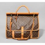 Louis Vuitton, Tasche "Chasse" Reisetasche aus Monogram Canvas. Besätze von naturfarbenem Leder.