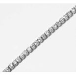 Brillant-Bracelet 750 Weissgold. Elegantes Rivière-Modell mit 50 Brillanten von zus. ca. 5 ct, G/H-