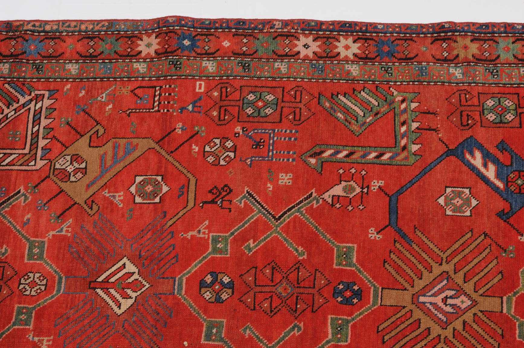 Karabagh S-Kaukasus, datiert mit "1904". Das rote Mittelfeld ist mit stilisierten Akstafa-Vögeln - Image 8 of 9