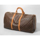 Louis Vuitton, Reisetasche "Keepall 60" Aus Monogram Canvas. Zwei Traggriffe. Griffbindung.