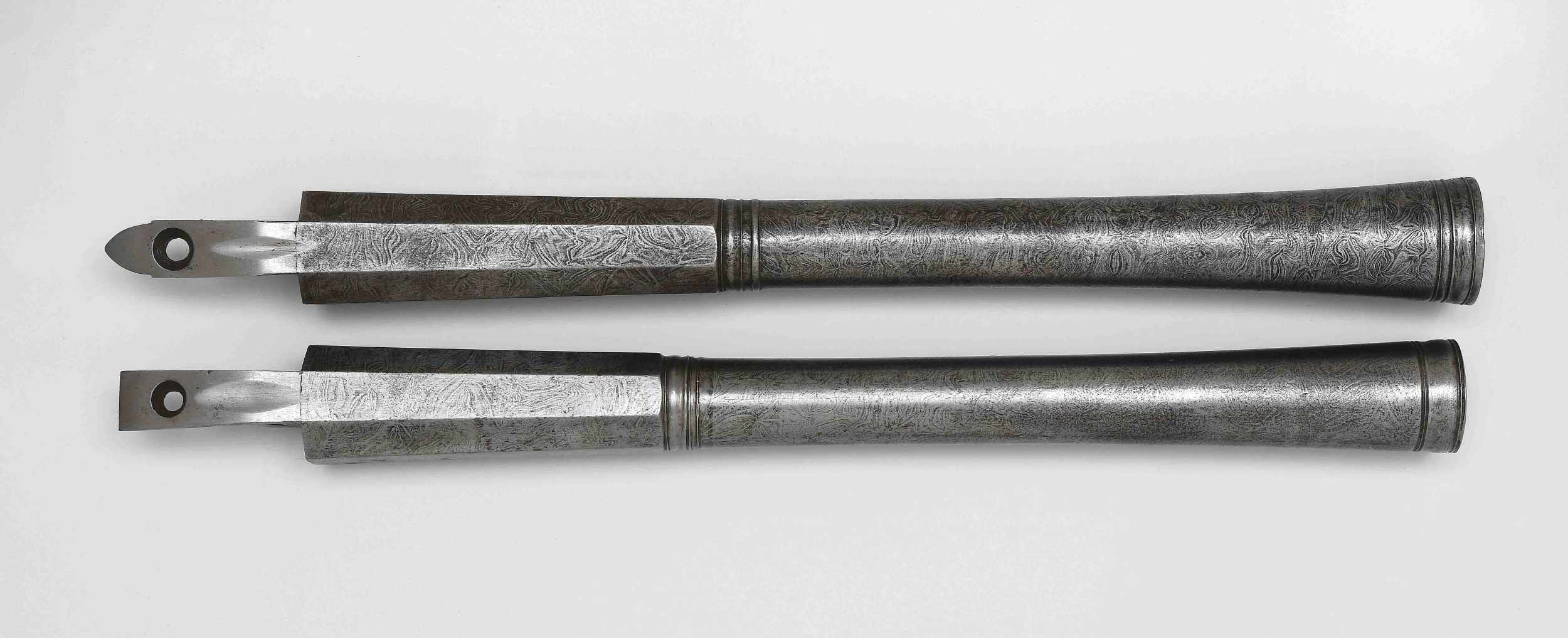 Zwei Pistolen-Tromblonläufe 1 Hälfte 17.Jh. Laufpaar aus marmoriertem Stahldamast, durchgehend