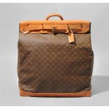 Louis Vuitton, "Steamer Bag" Grosse Reisetasche aus Monogram Canvas. Besätze von naturfarbenem