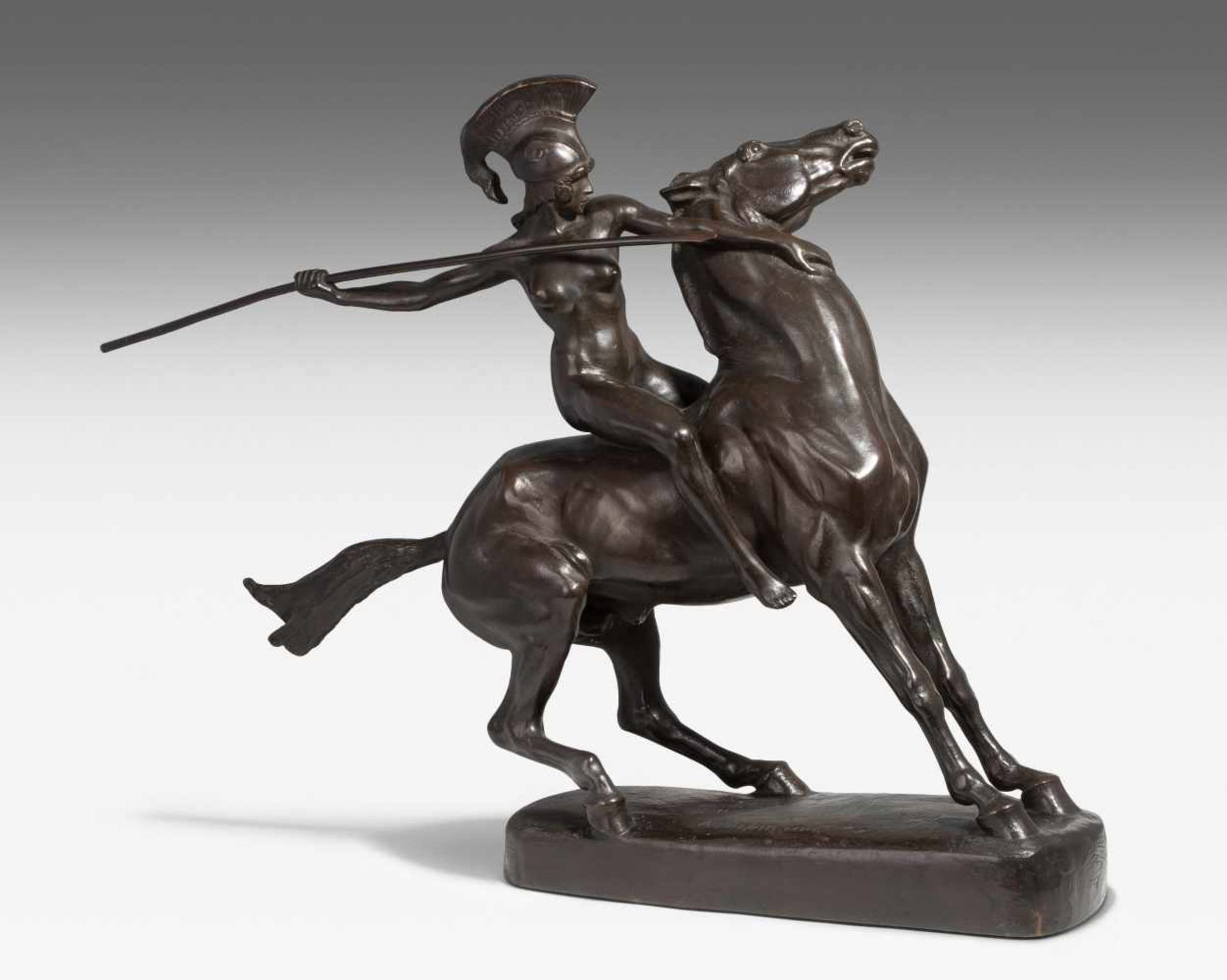 Albert Hinrich Hussmann (Deutschland 1874–1946) Amazone. Bronze, dunkelbraun patiniert.