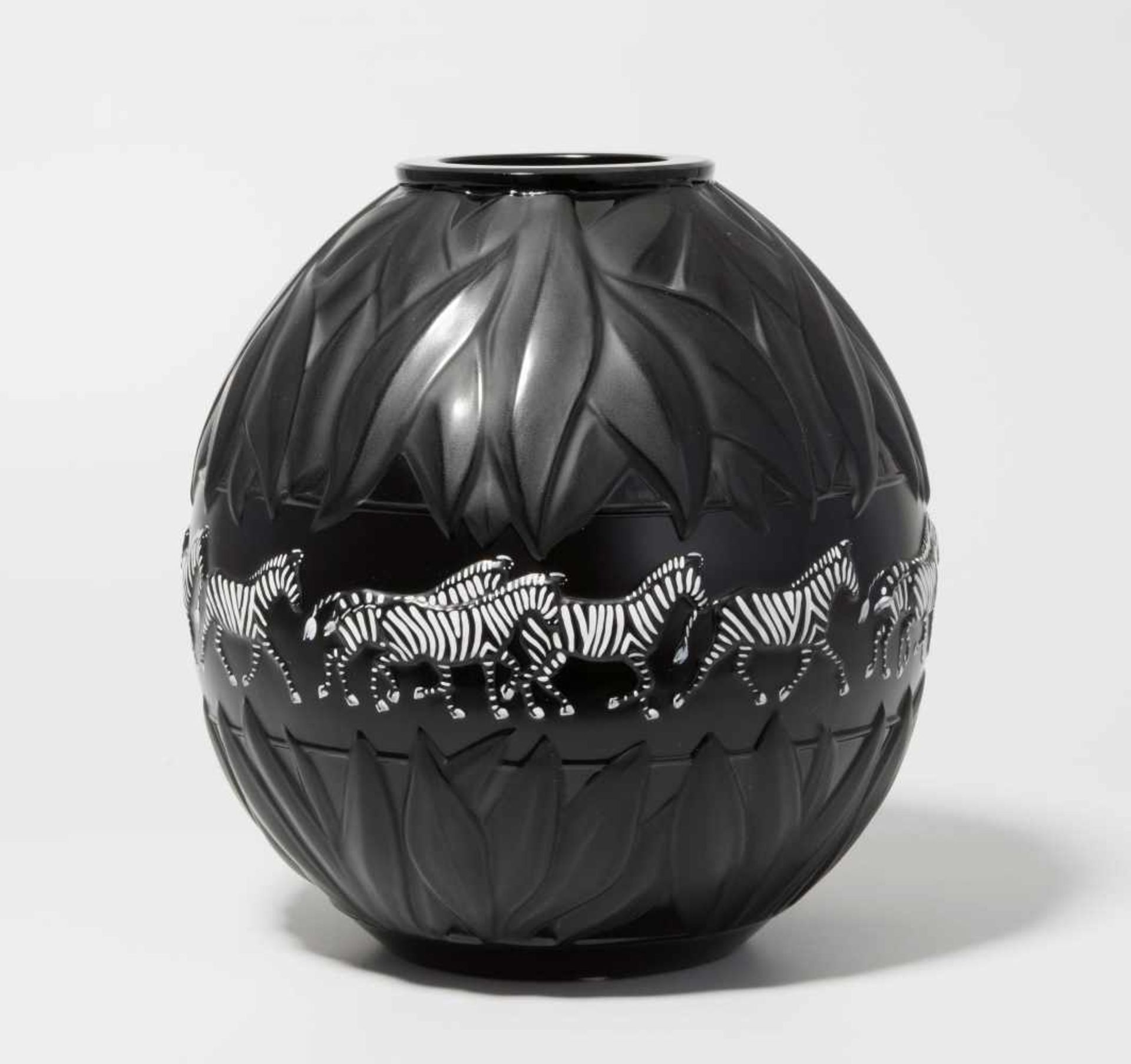 Vase "Tanzania" Zebra, Lalique France Um 1990. Entwurf: Marie-Claude Lalique. Schwarzes