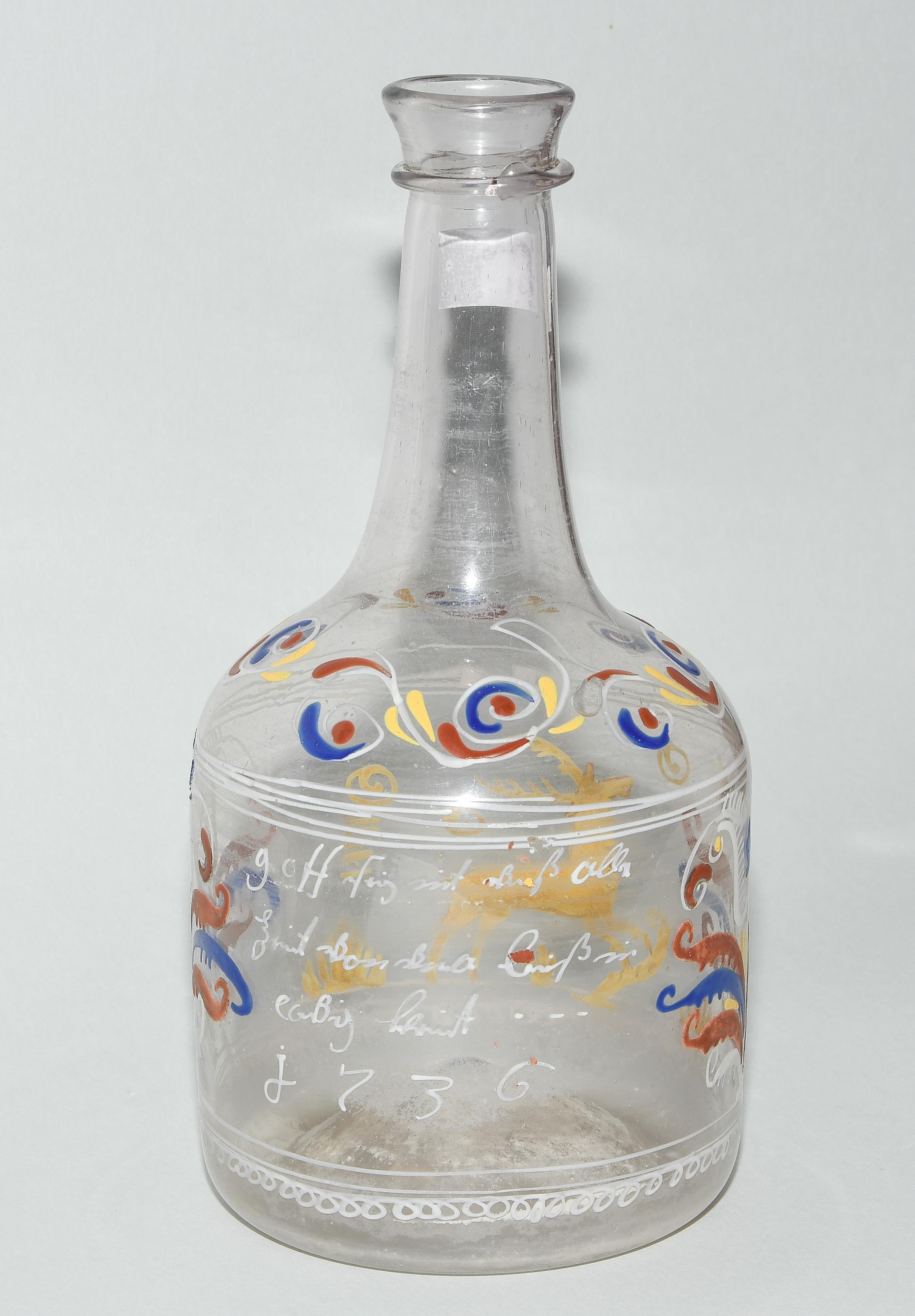 Flasche, alpenländisch Datiert 1736. Farbloses Glas, Emailmalerei: Hirsch, Blumenstauden, Spruch mit - Bild 4 aus 5