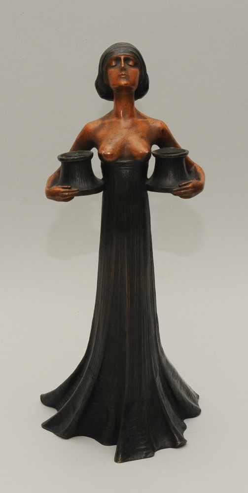 Gustav Gurschner (Österreich 1873–1970) Frau als Kerzenhalter, zwei Tüllen tragend. Bronze, - Image 2 of 11