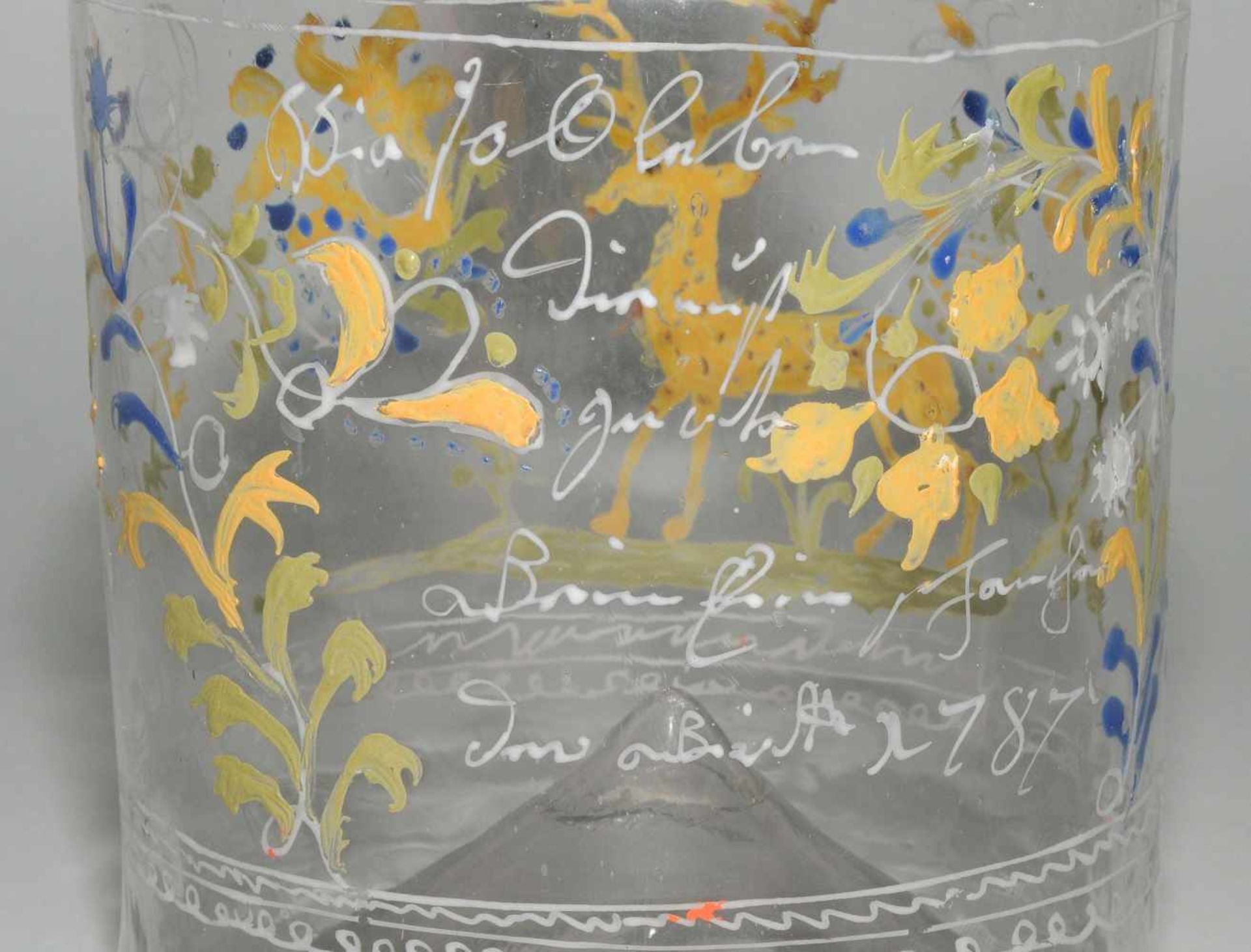 Flasche, alpenländisch Datiert 1736. Farbloses Glas, Emailmalerei: Hirsch, Blumenstauden, Spruch mit - Bild 3 aus 5