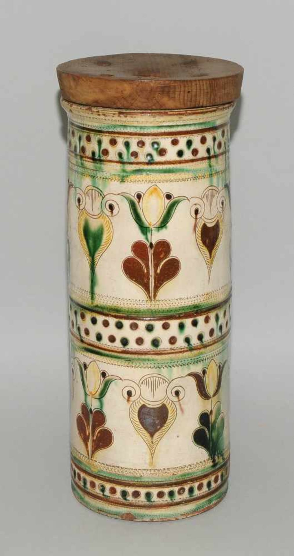 Butterfass, Langnau Um 1740. Keramik, über cremefarben-weisslichem Fond abstrakter Blumendekor in - Bild 4 aus 10