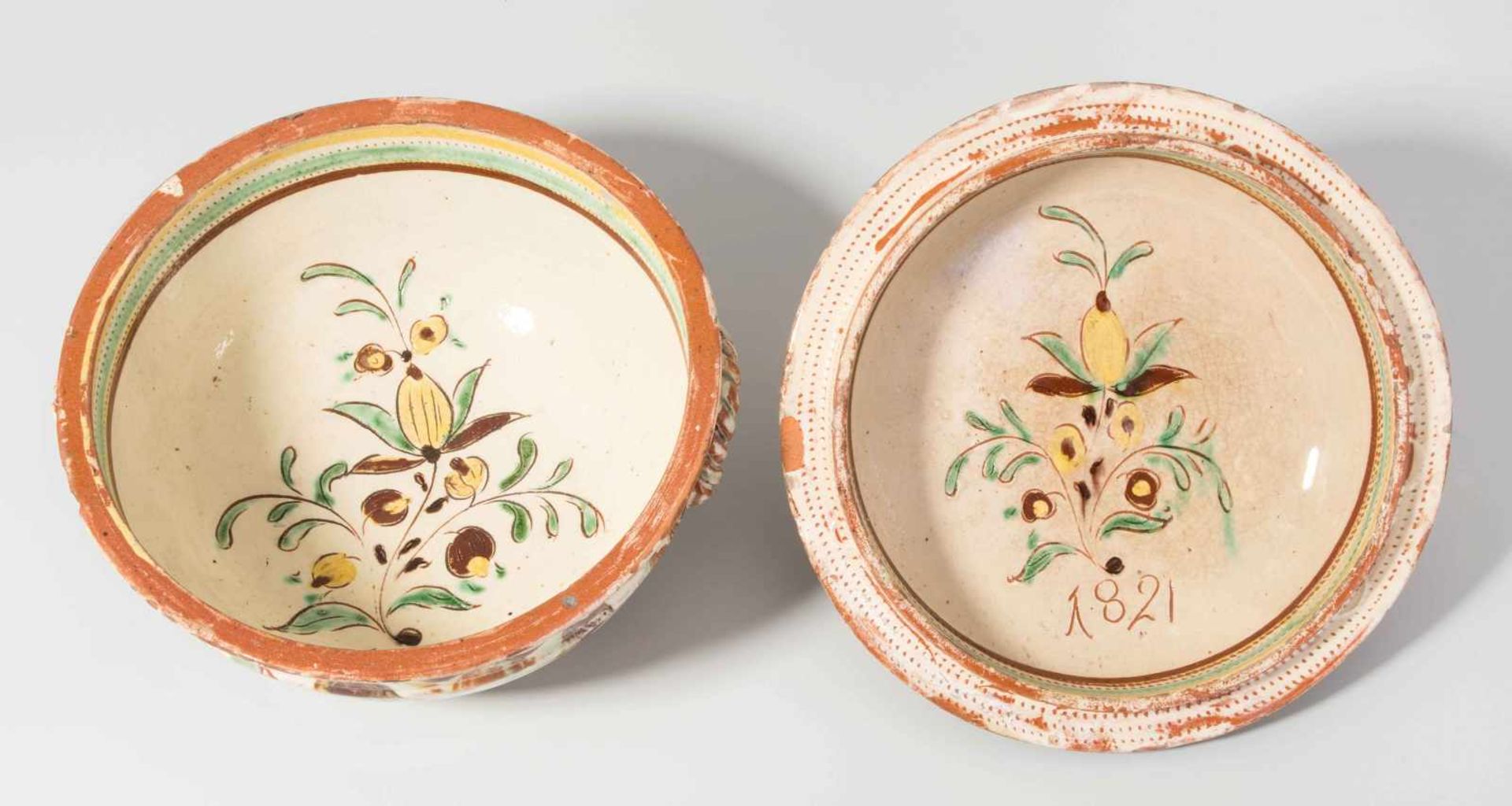 Deckelterrine, Langnau Datiert 1821. Keramik, cremefarben-weisslicher Fond, florale - Bild 2 aus 2