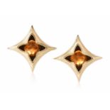 Philippe Pfeiffer Mandaringranat-Ohrclips Zürich, 2000. 750 Gelbgold. 2 Mandaringranat-Cabochons