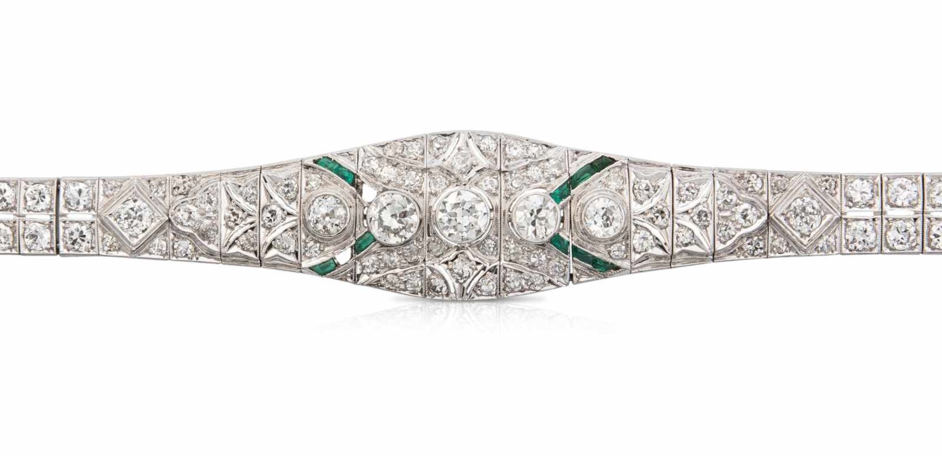 Diamant-Smaragd-Bracelet Art Déco. Nummeriert 2654/10236. 950 Platin. Durchbrochene Millesgriffes-
