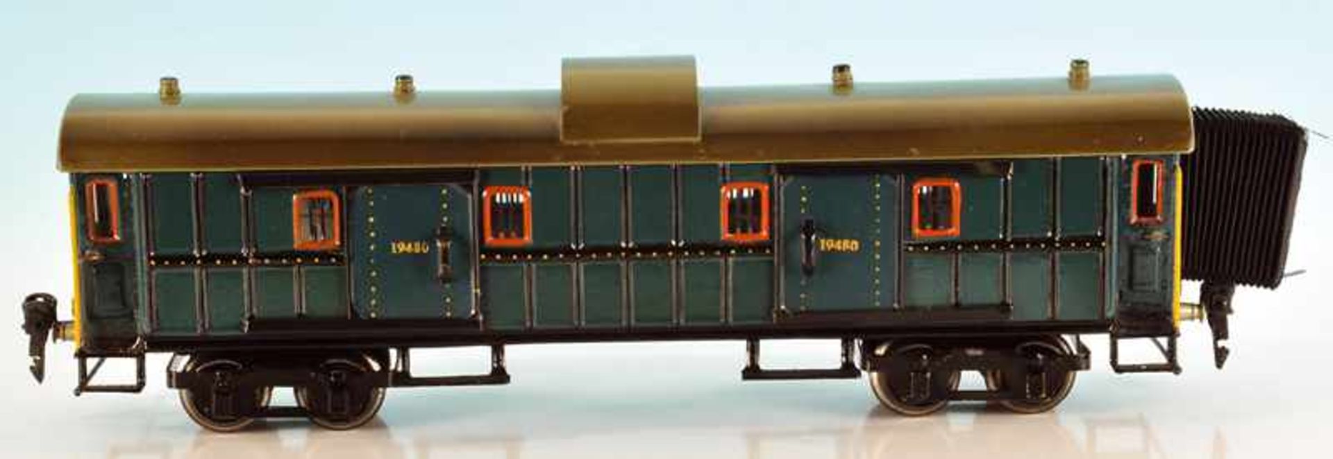 MÄRKLIN Packwagen 1948/0, b l a u - neulackiert 35 cm, blau, Dach grau, fachmännisch neulackiert und