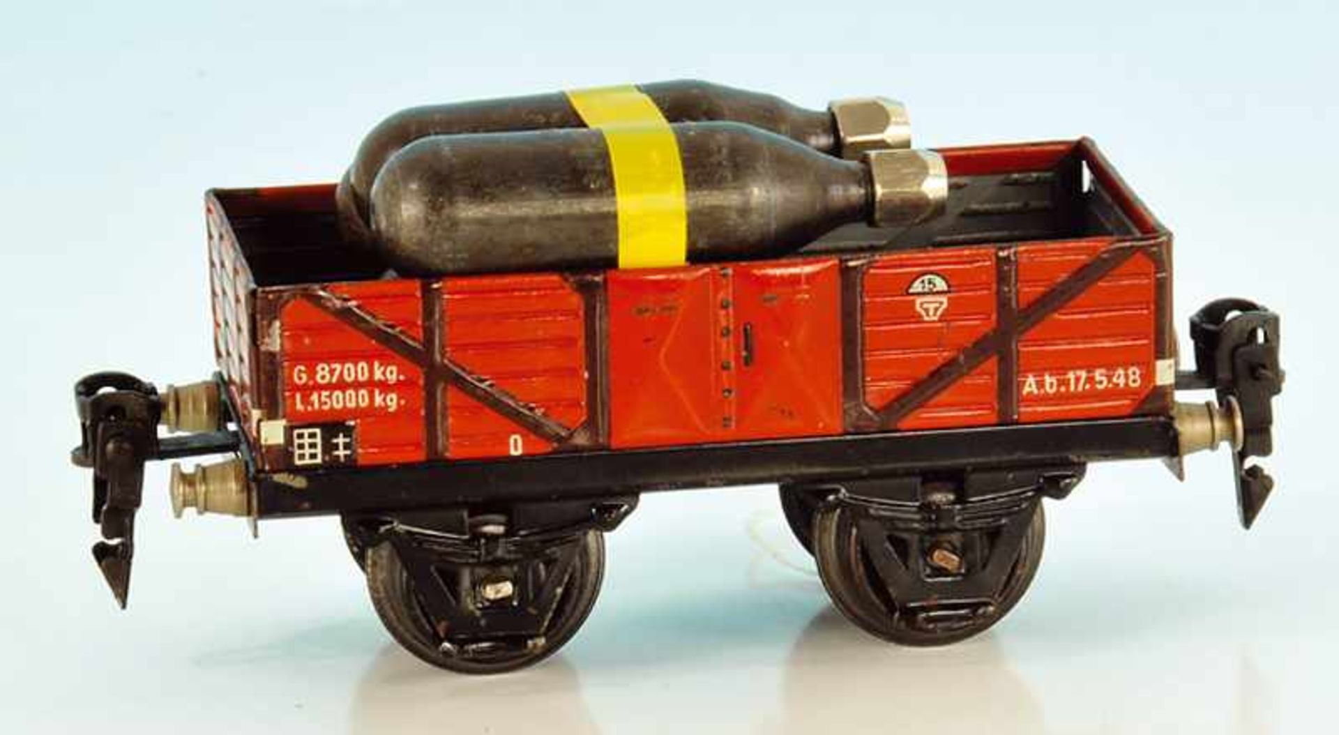 MÄRKLIN Hochbordwagen 1661/0 13 cm, mit Ladung, guter Zustand.