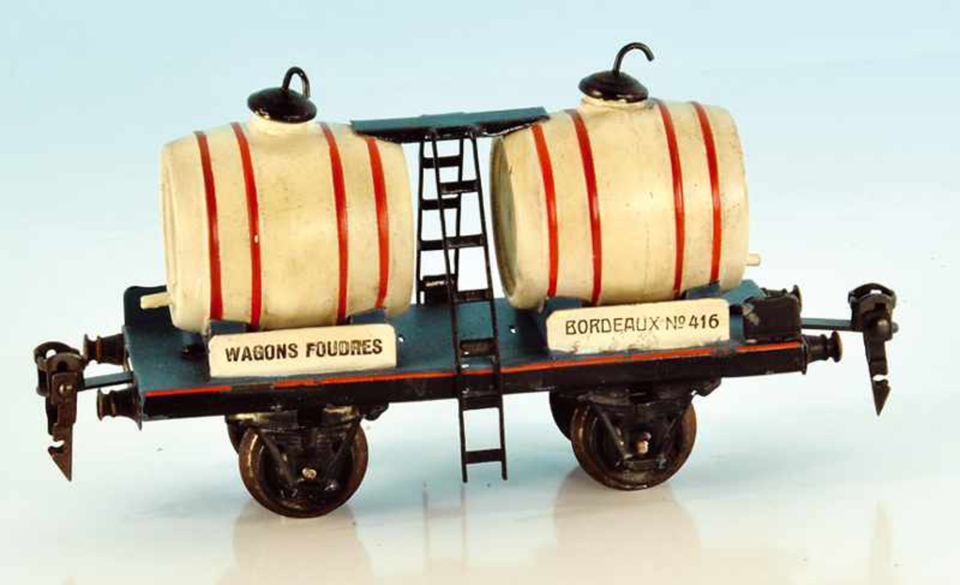 MÄRKLIN Weinwagen, weiß 16,5 cm, Ausbesserungen an der Weinfässern, Besichtigung erforderlich.