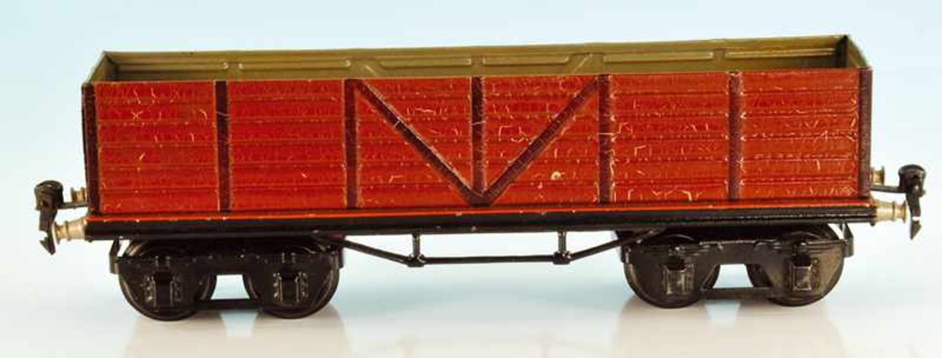 MÄRKLIN Hochbordwagen 1951/1 31,5 cm, braun handlackiert, Lackrisse.