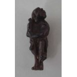 Netsuke, Sennin Tekkai, Mitte 19. Jh. H. 5,9 cm. Dunkelbraun-schwarzes tropisches Holz. Der