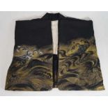 Japanische Textilien, kurzes Haori Länge 80 cm, Ärmelbreite 114 cm, Schulterbreite 66 cm. Kimono-