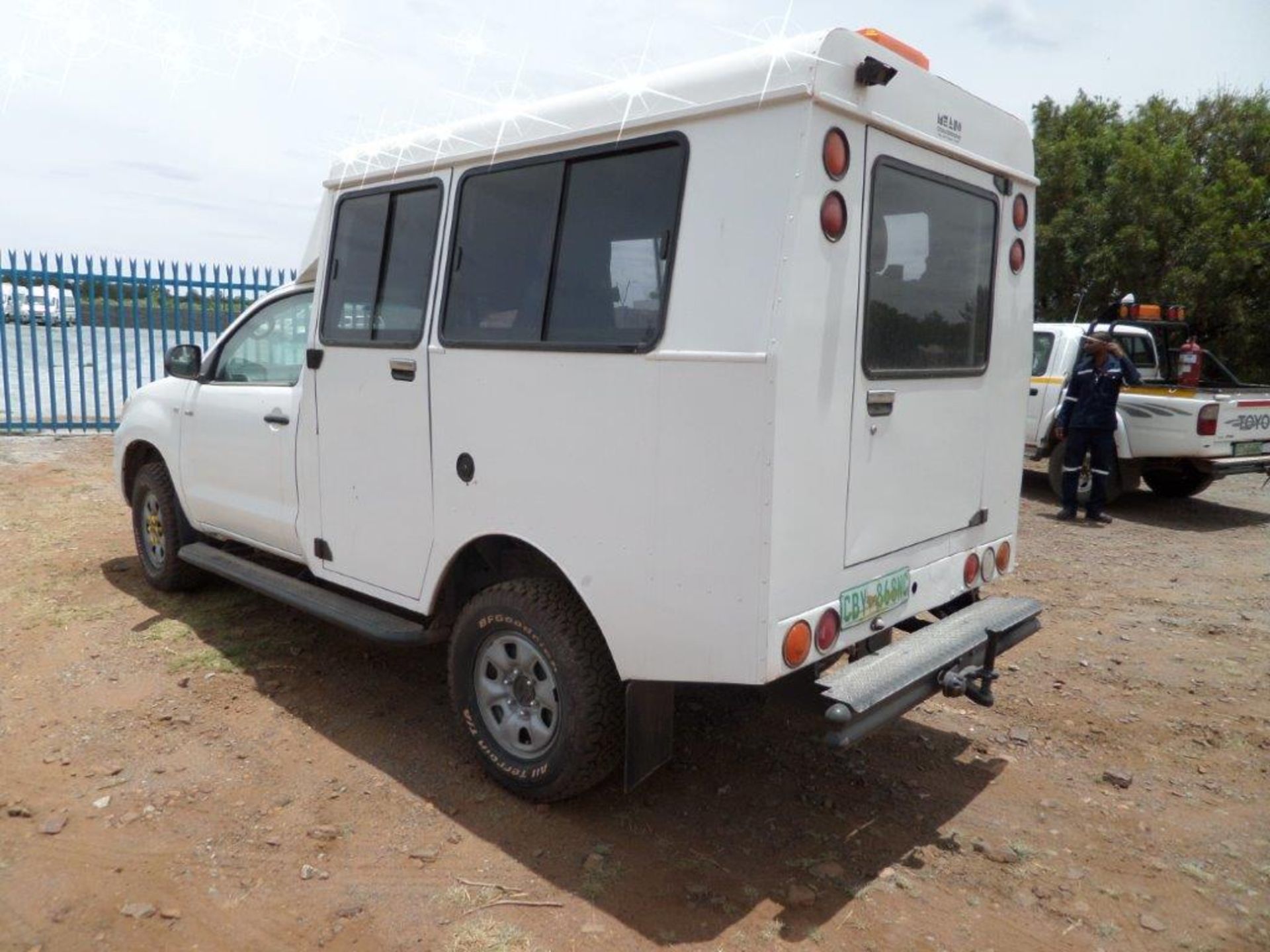 2010 Toyota Hilux - Image 3 of 6