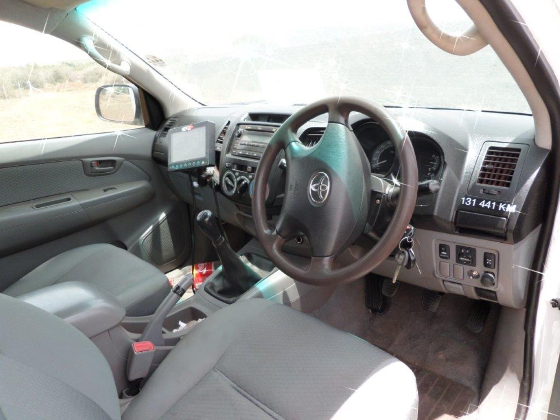 2010 Toyota Hilux - Image 5 of 6