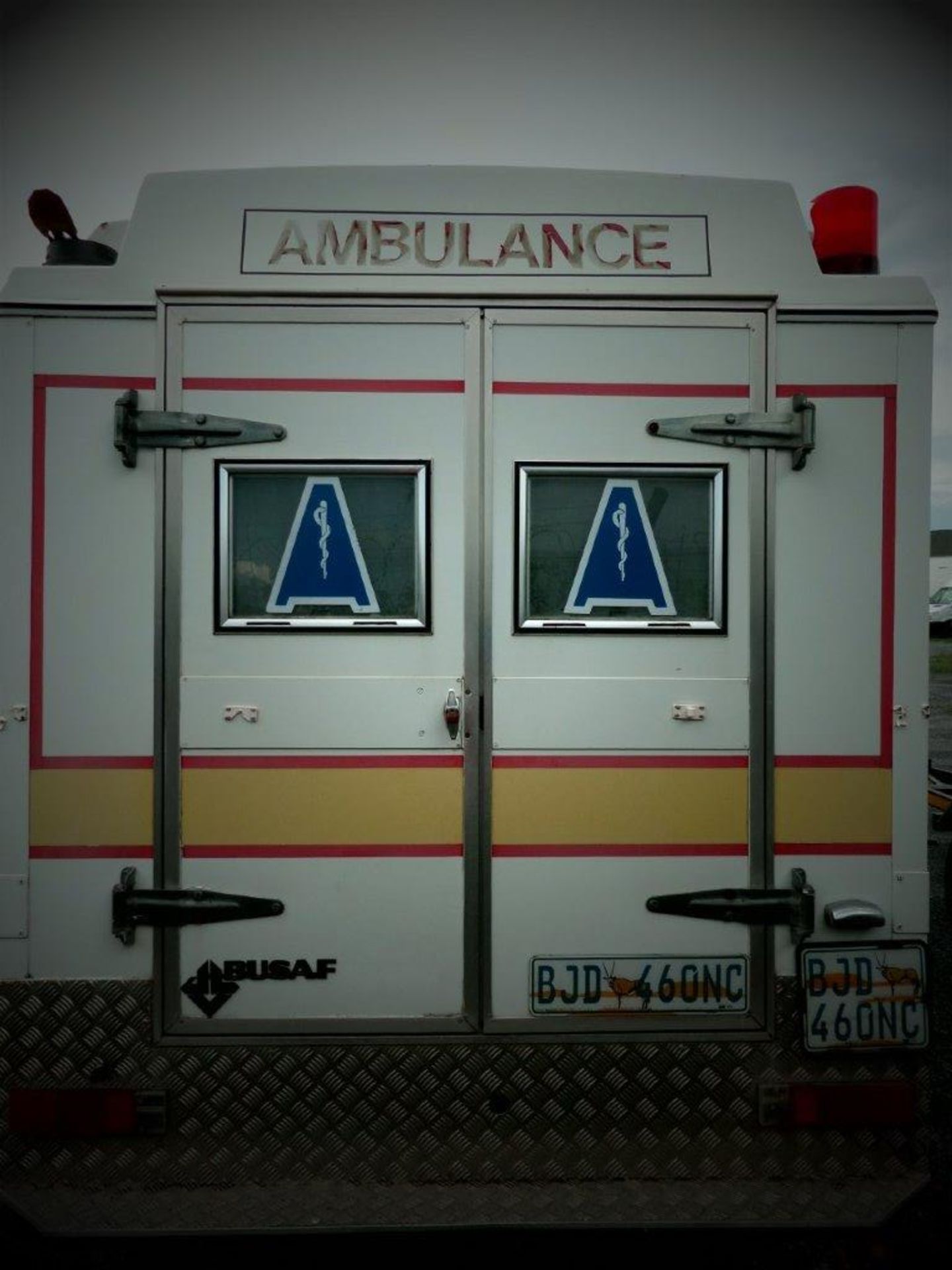 1990 Mazda Ambulance 3.0L - Image 7 of 16