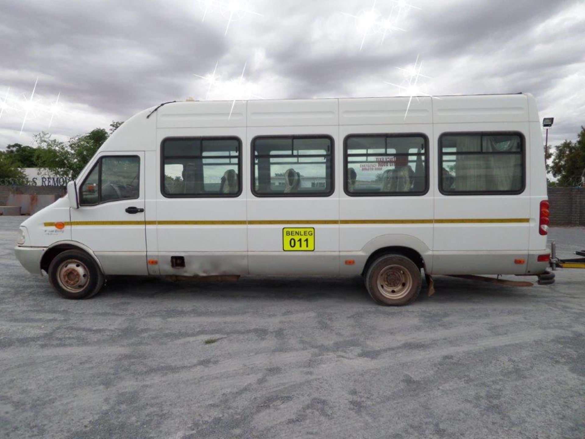 2011 Iveco  Powerdaily (20Seater) - Image 4 of 7