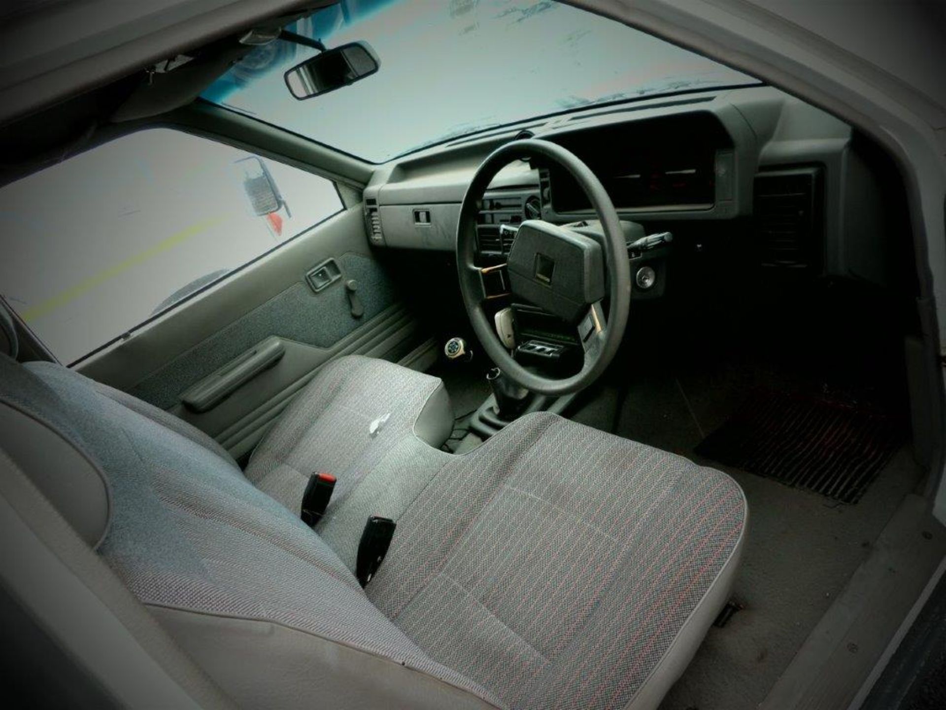 1990 Mazda Ambulance 3.0L - Image 16 of 16