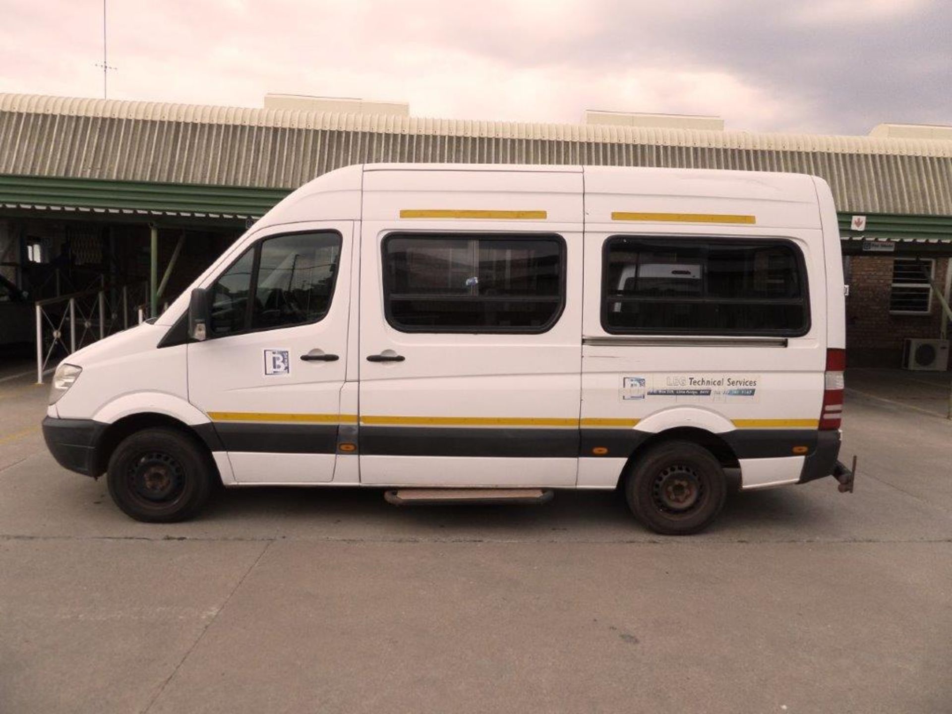 2007 Mercedes Benz Sprinter VT126B (17Seater)