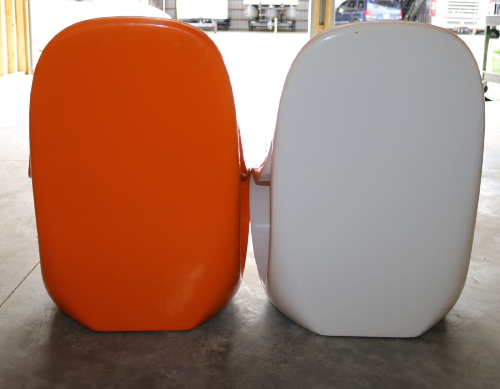 Two Small Hard Plastic Chairs - Image 3 of 4