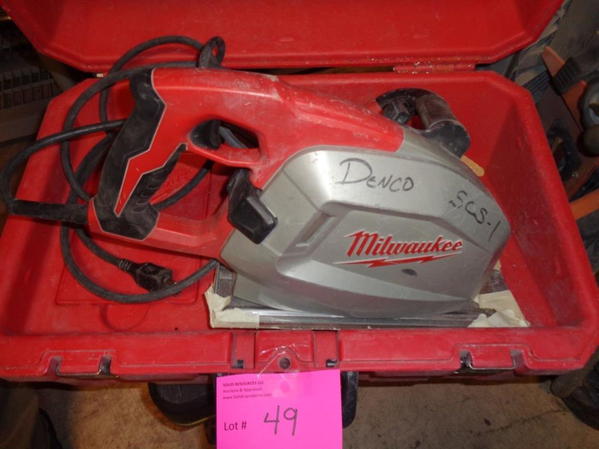 MILWAUKEE CIRCULAR SAW, 7 1/4 INCH, METAL, CORDED, WITH CASE